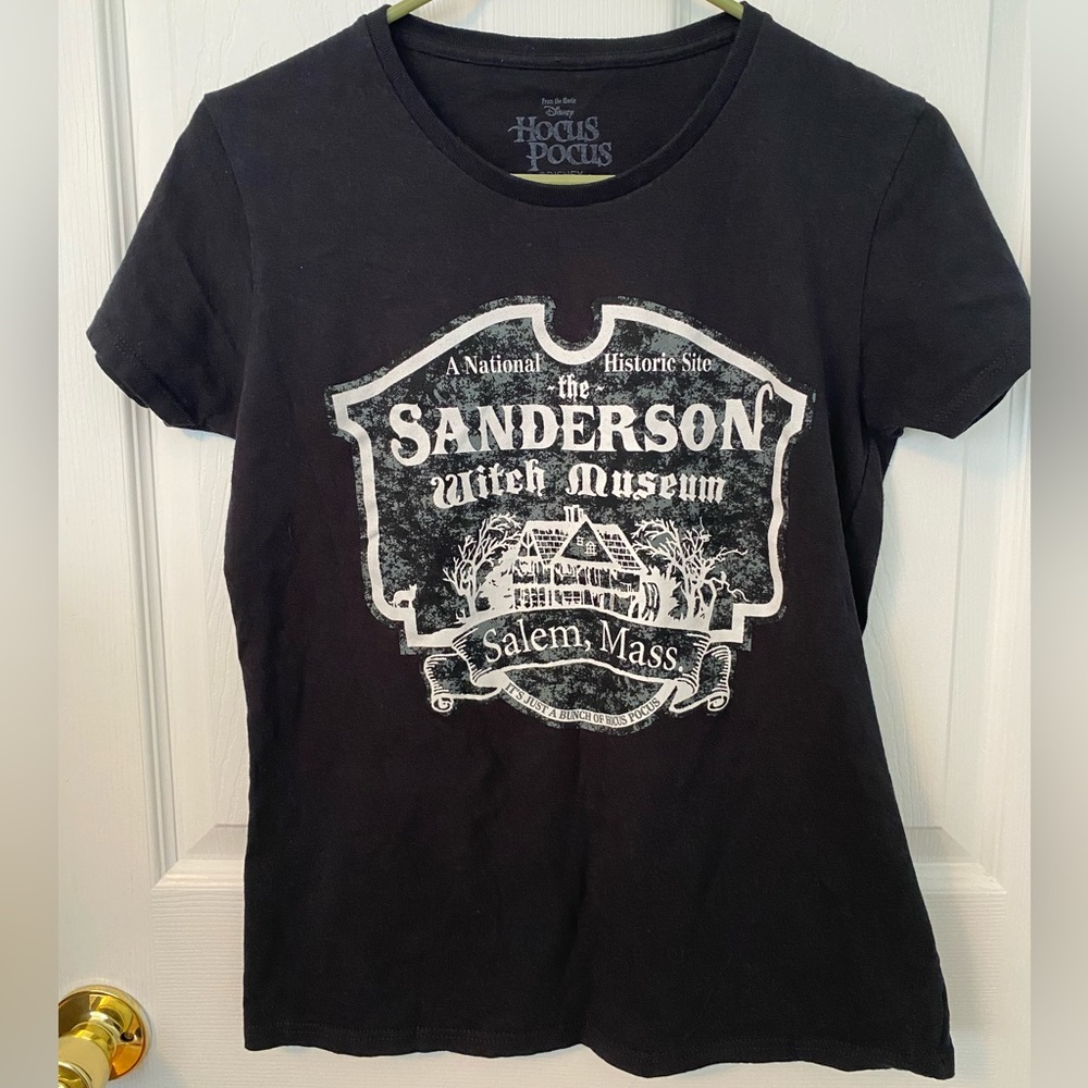 Disney Hocus Pocus Women’s T-shirt Size Medium
